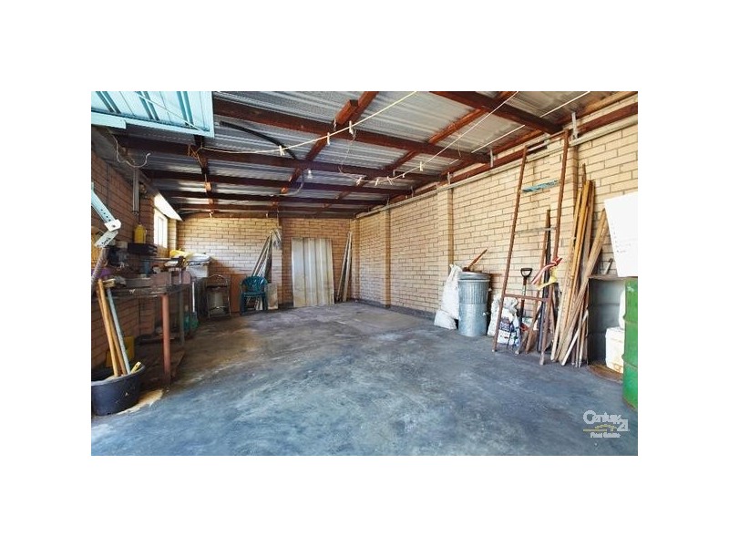 17 Pass Cres, Beaconsfield WA 6162