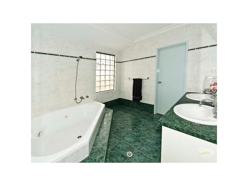 22 Aster Court, Thornlie WA 6108