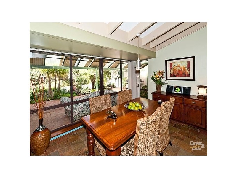 5 Hibbertia Crescent, Riverton WA 6148