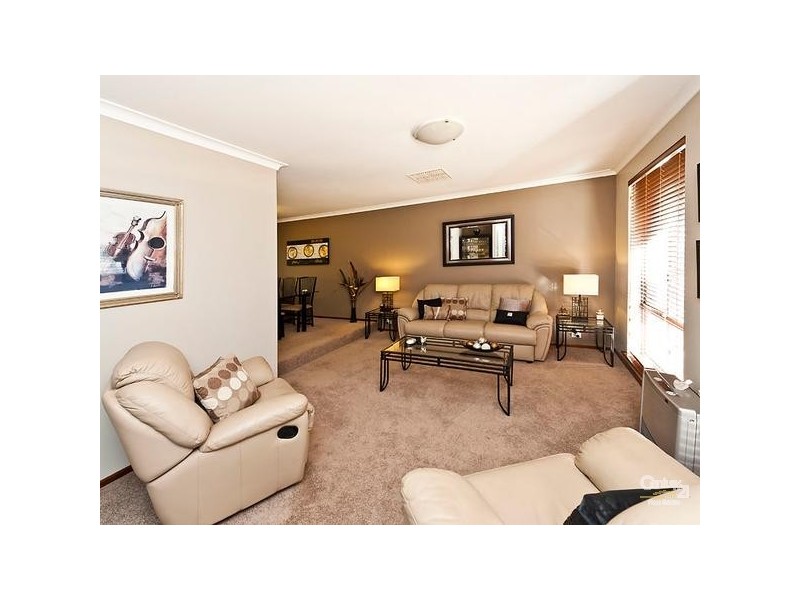 5 Hibbertia Crescent, Riverton WA 6148