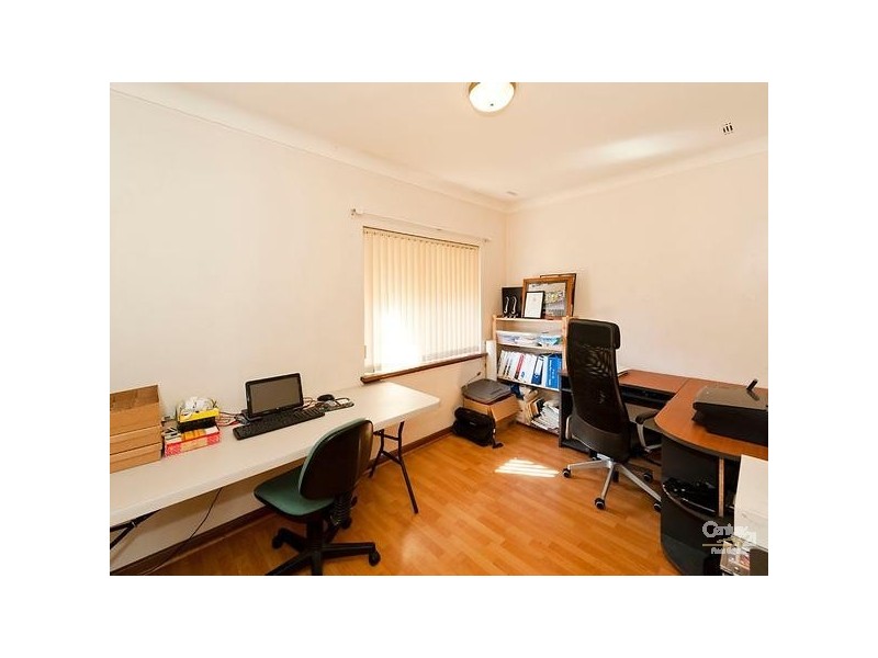 80 Spring Road, Thornlie WA 6108