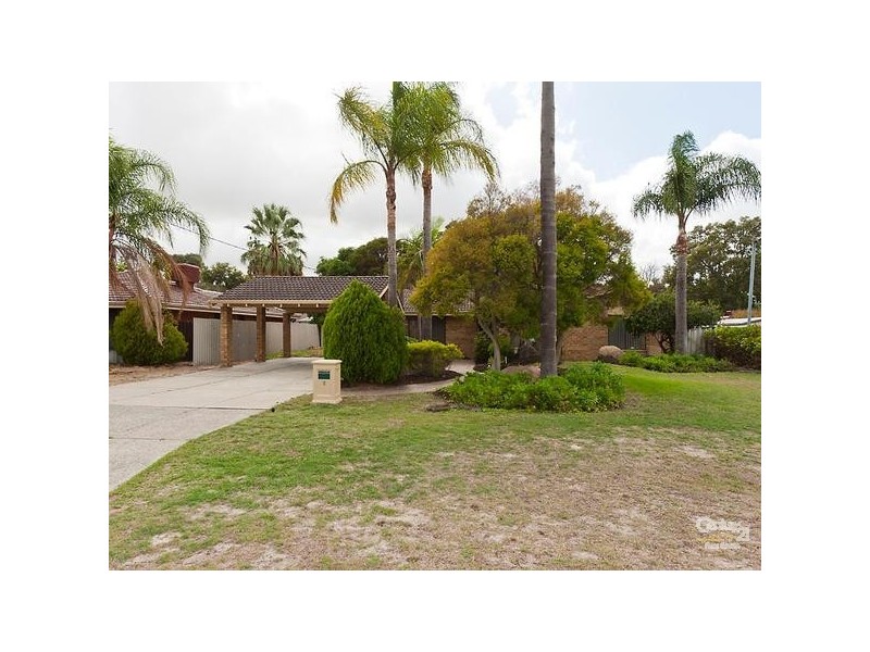 6 Ningaloo Way, Thornlie WA 6108