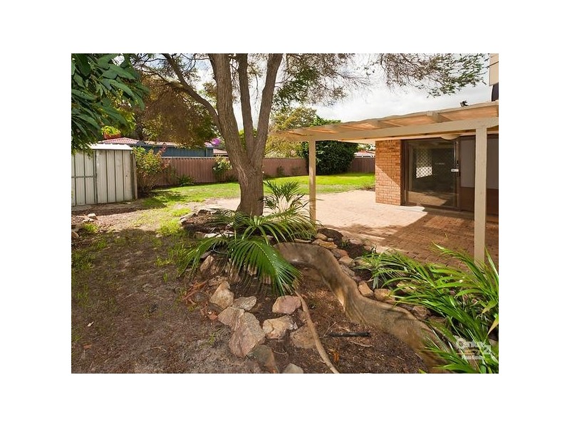 6 Ningaloo Way, Thornlie WA 6108