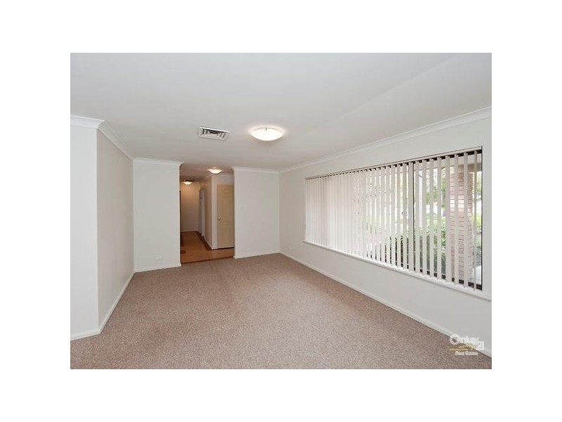 6 Ningaloo Way, Thornlie WA 6108