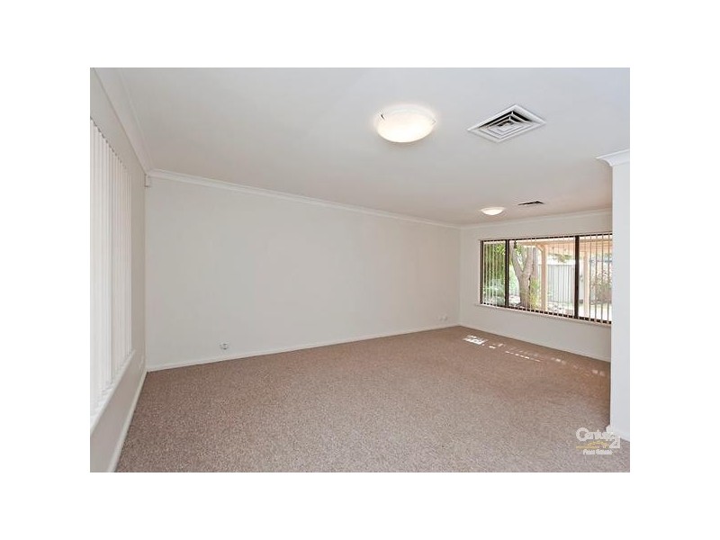 6 Ningaloo Way, Thornlie WA 6108