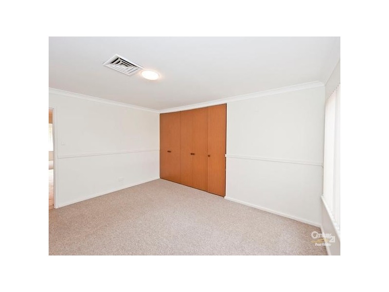 6 Ningaloo Way, Thornlie WA 6108