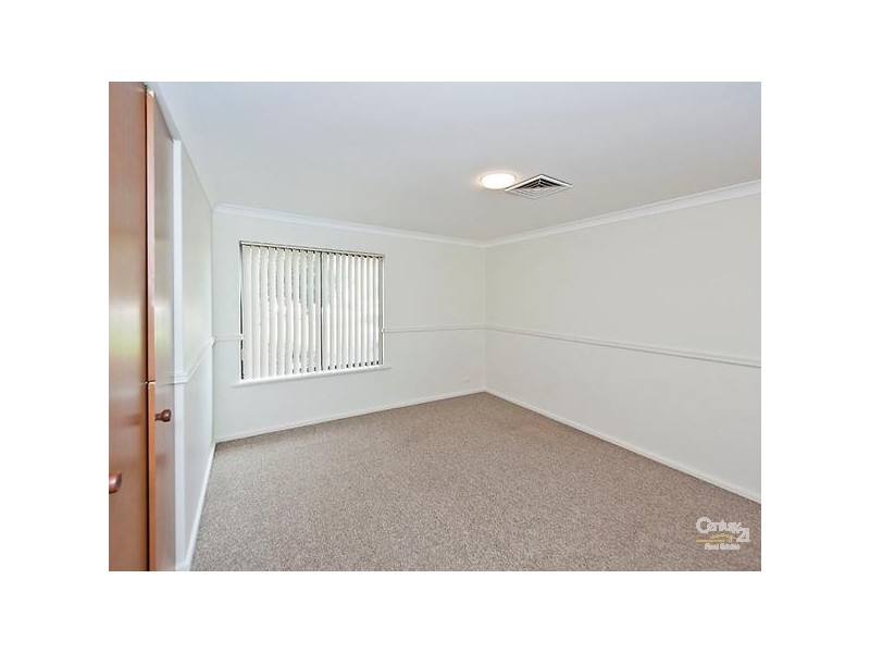 6 Ningaloo Way, Thornlie WA 6108