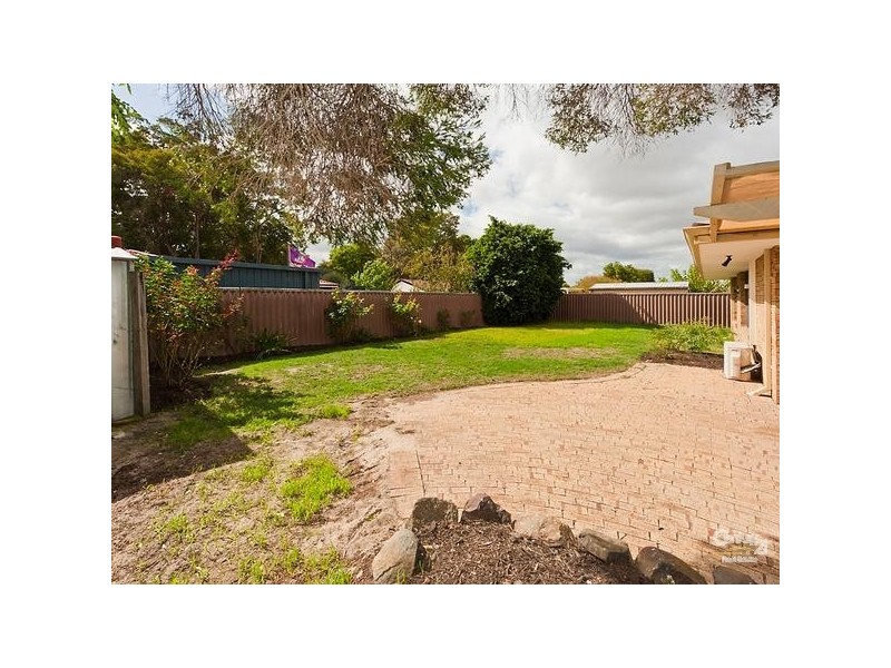 6 Ningaloo Way, Thornlie WA 6108