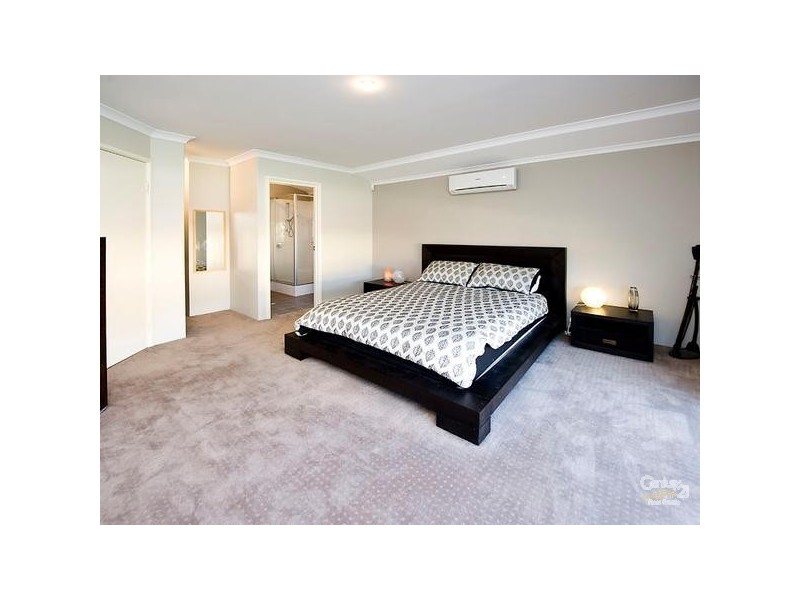 10 Manchester Way, Canning Vale WA 6155