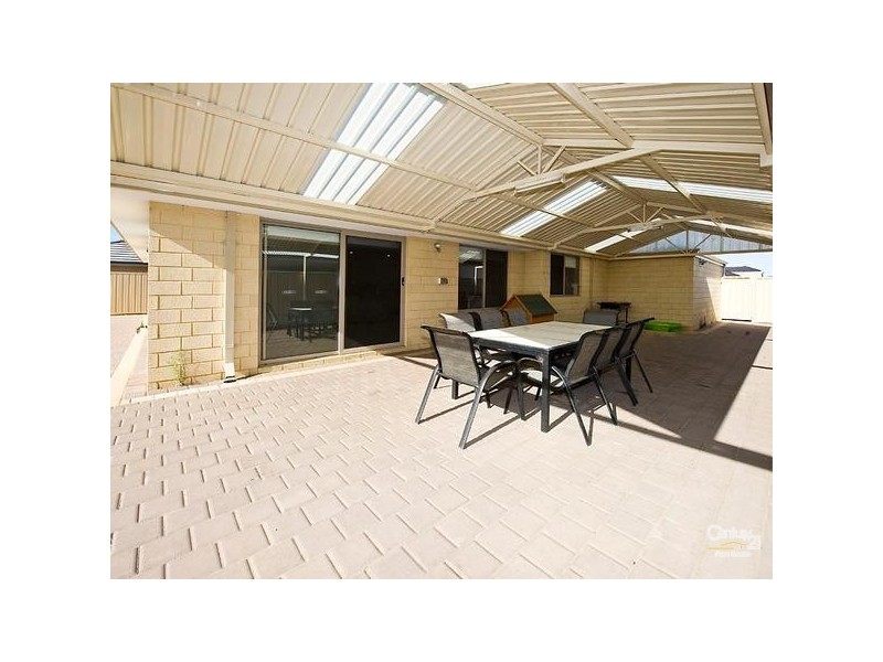 10 Manchester Way, Canning Vale WA 6155