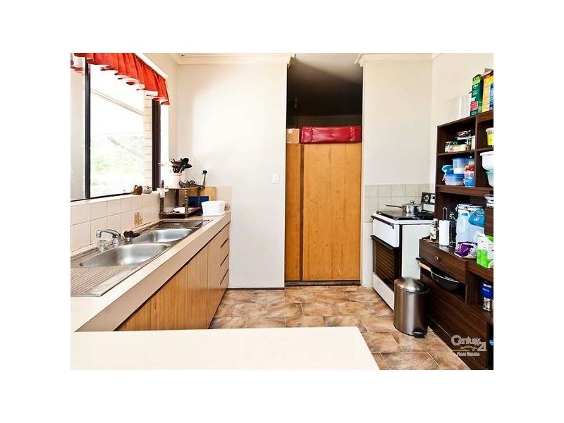 29 Pembury Road, Thornlie WA 6108