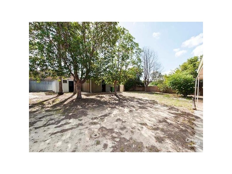 29 Pembury Road, Thornlie WA 6108