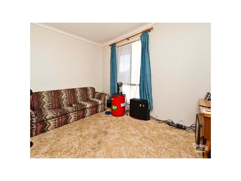 29 Pembury Road, Thornlie WA 6108