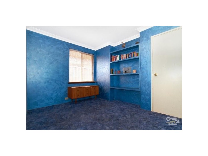 6 Sundew Place, Thornlie WA 6108