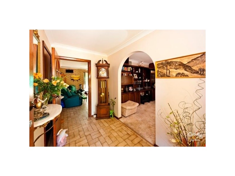 35 Meloway Drive, Maida Vale WA 6057