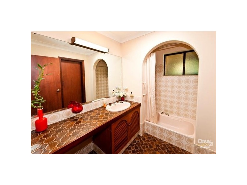 35 Meloway Drive, Maida Vale WA 6057