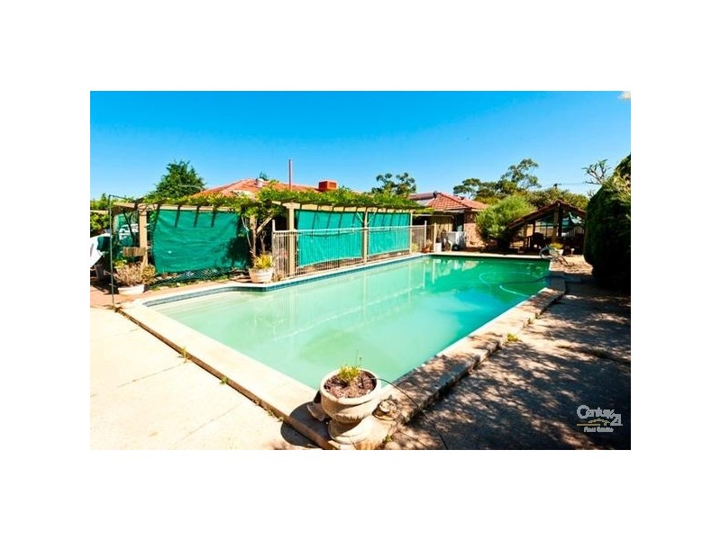 35 Meloway Drive, Maida Vale WA 6057