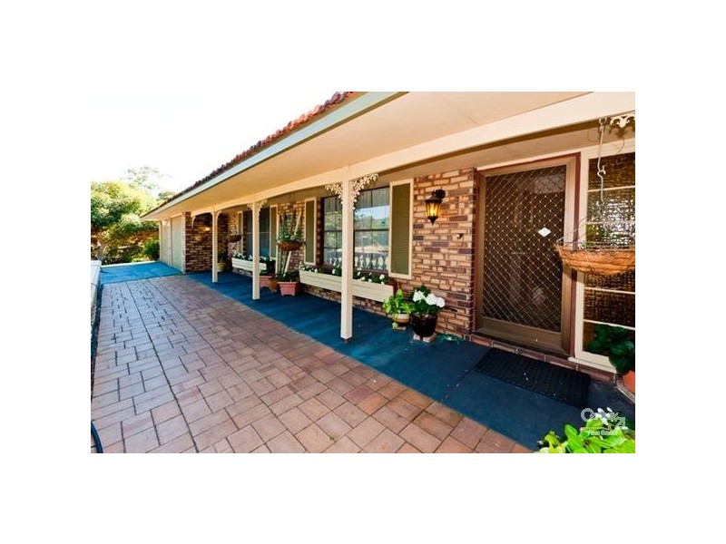 35 Meloway Drive, Maida Vale WA 6057