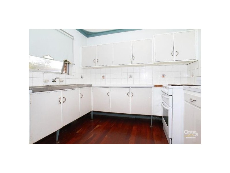 21 Kenmare Ave, Thornlie WA 6108