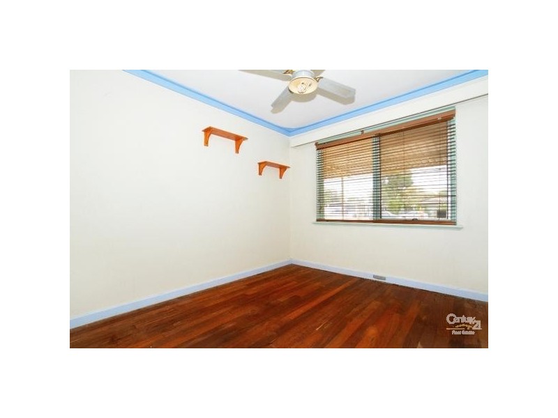 21 Kenmare Ave, Thornlie WA 6108