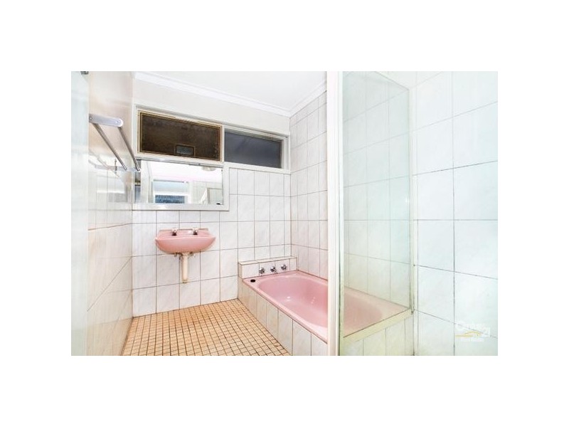 21 Kenmare Ave, Thornlie WA 6108