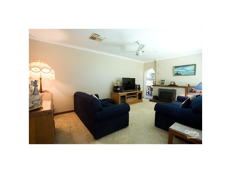 27 Hughenden Drive, Thornlie WA 6108