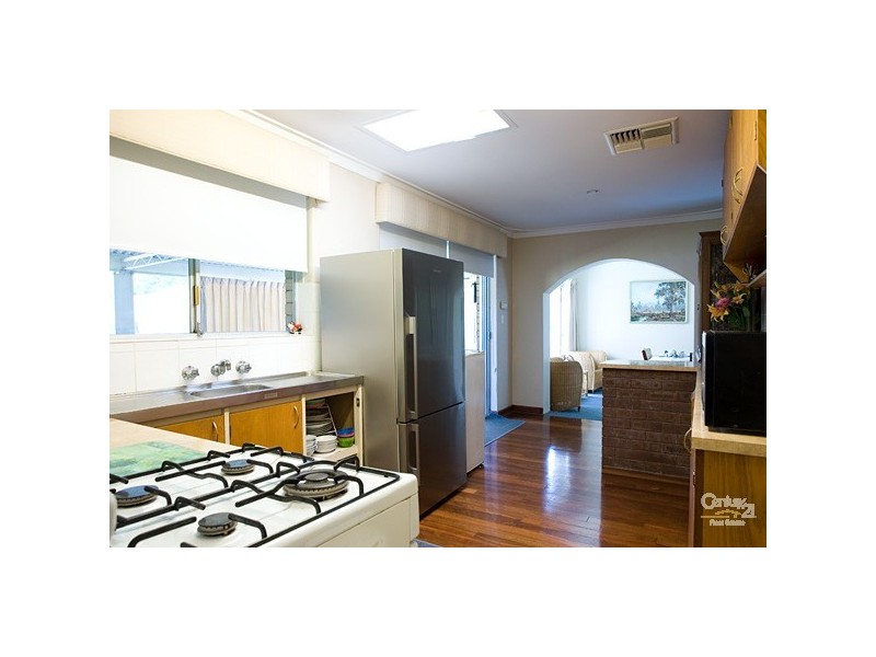 27 Hughenden Drive, Thornlie WA 6108