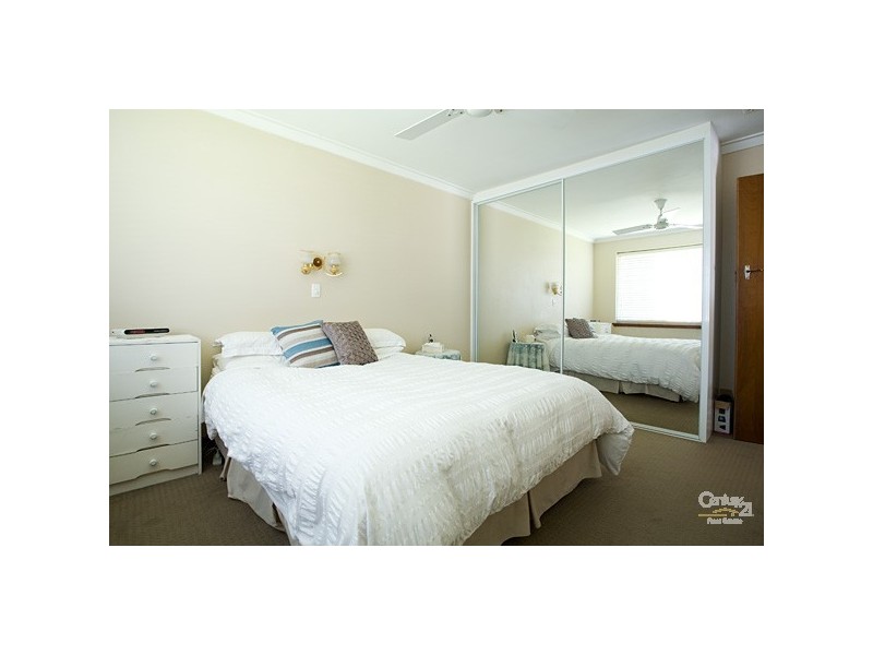 27 Hughenden Drive, Thornlie WA 6108