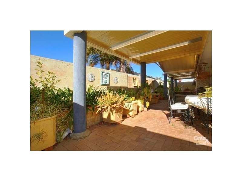 2/5 Bronzewing Street, Huntingdale WA 6110