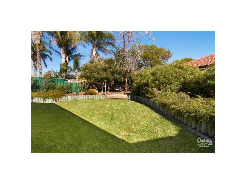 10 Hayes Court, Thornlie WA 6108