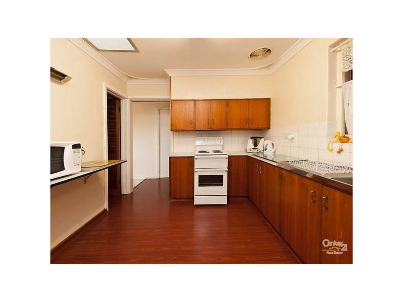 4 Markham Way, High Wycombe WA 6057