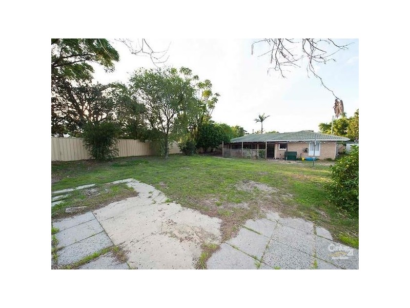 4 Markham Way, High Wycombe WA 6057