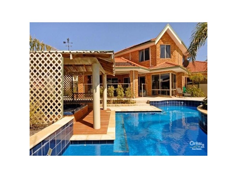 11 Drummonds Approach, Secret Harbour WA 6173