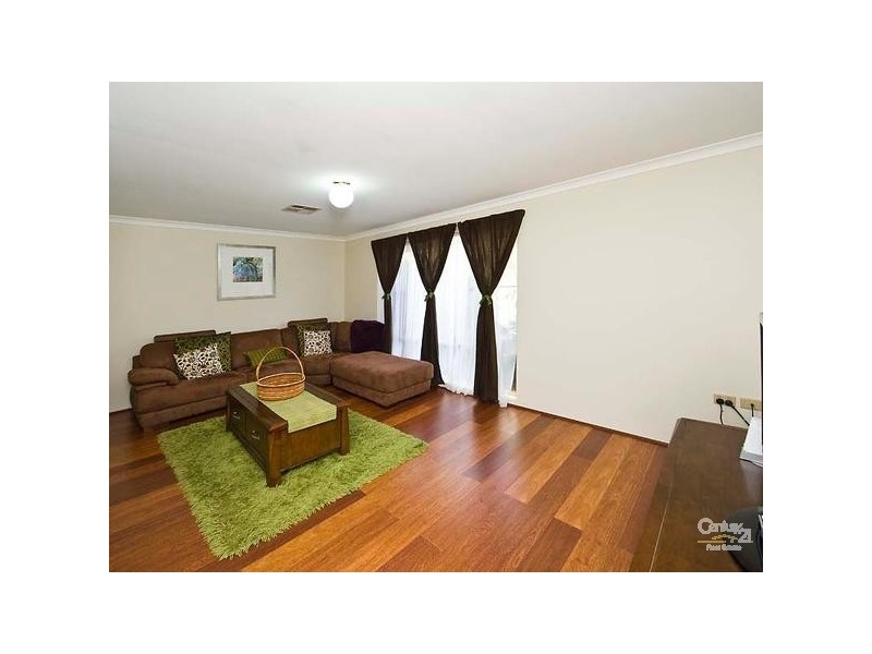 9 Bellbird Ave, Huntingdale WA 6110