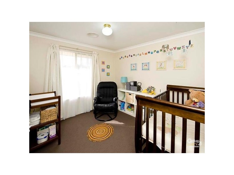 9 Bellbird Ave, Huntingdale WA 6110