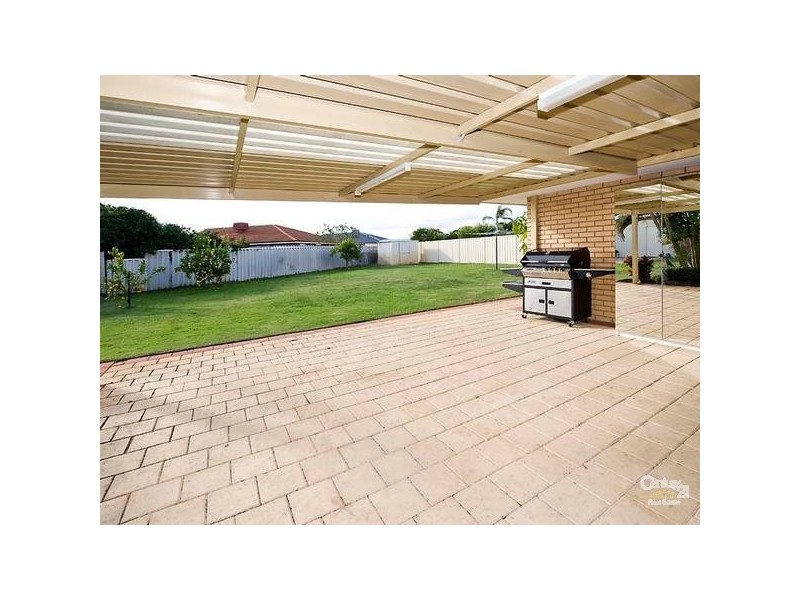 9 Bellbird Ave, Huntingdale WA 6110