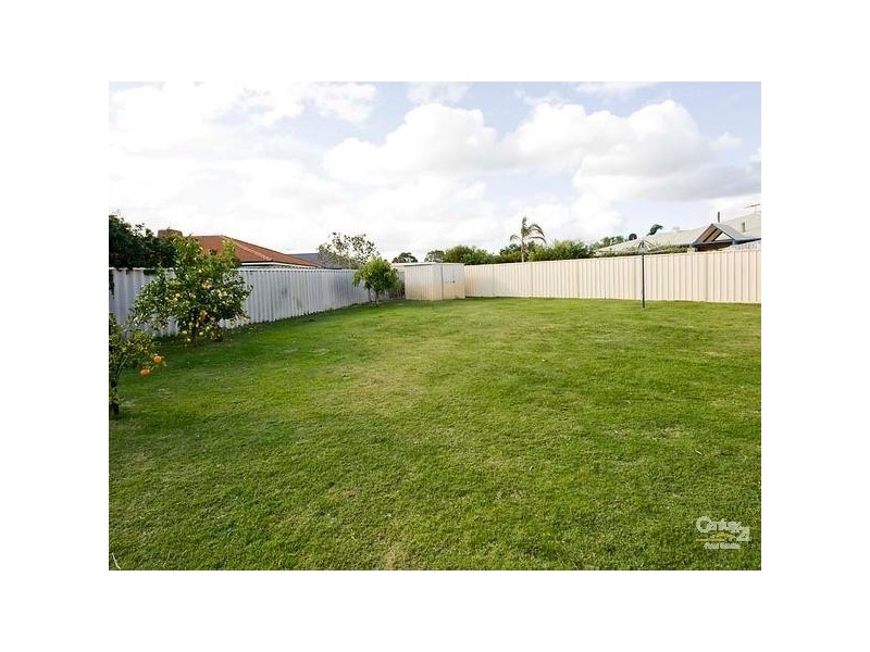 9 Bellbird Ave, Huntingdale WA 6110