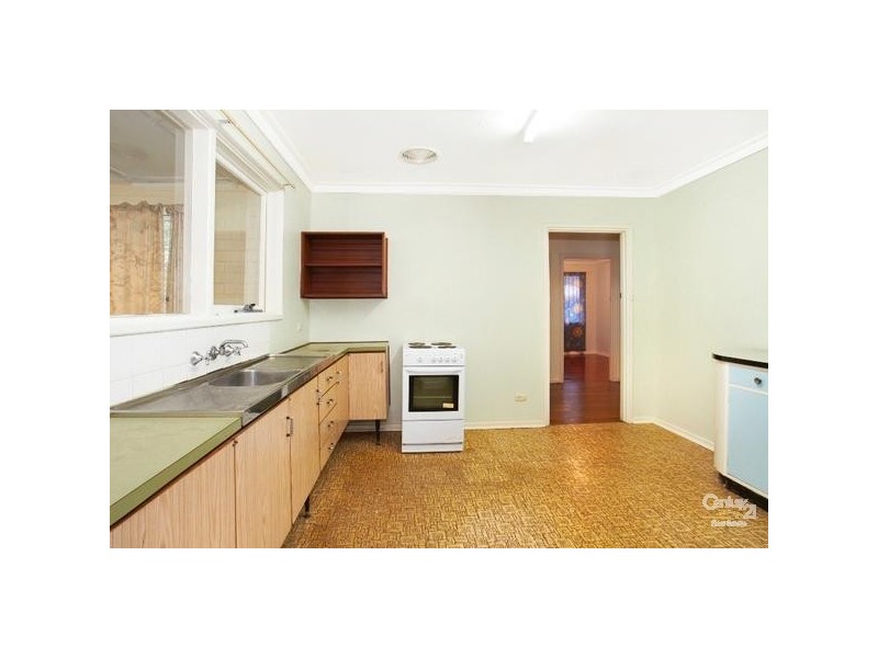 27 Tullamore Avenue, Thornlie WA 6108