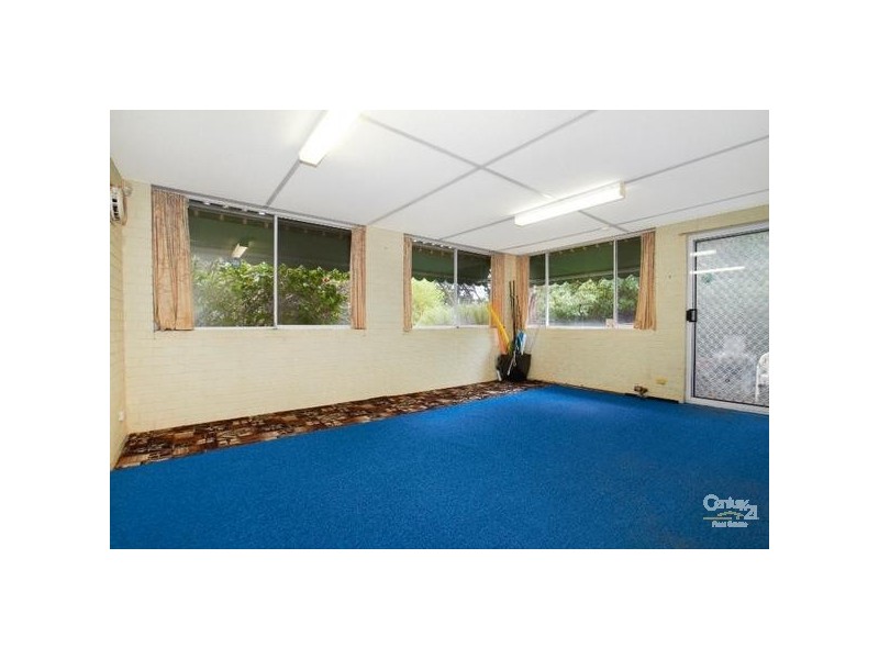 27 Tullamore Avenue, Thornlie WA 6108