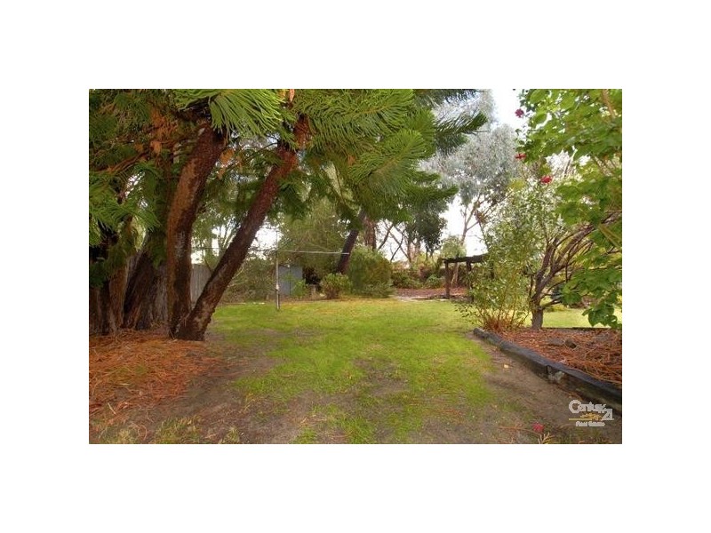 27 Tullamore Avenue, Thornlie WA 6108