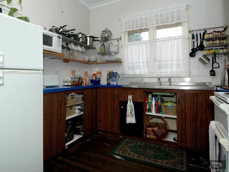 21 Hartfield Street, Queens Park WA 6107