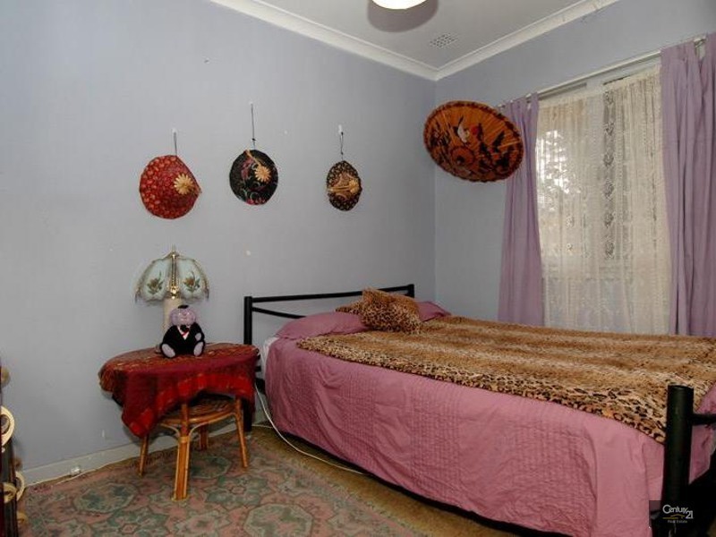 21 Hartfield Street, Queens Park WA 6107