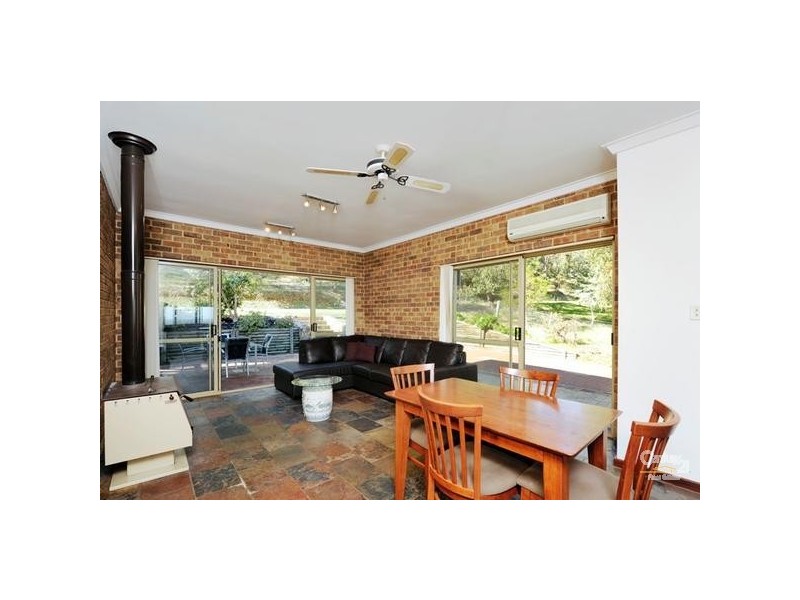 9 Ray Close, Byford WA 6122