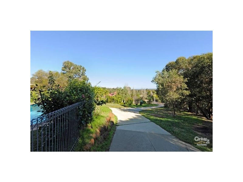 9 Ray Close, Byford WA 6122