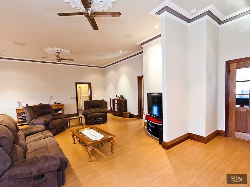 44 Walter Road East, Bassendean WA 6054