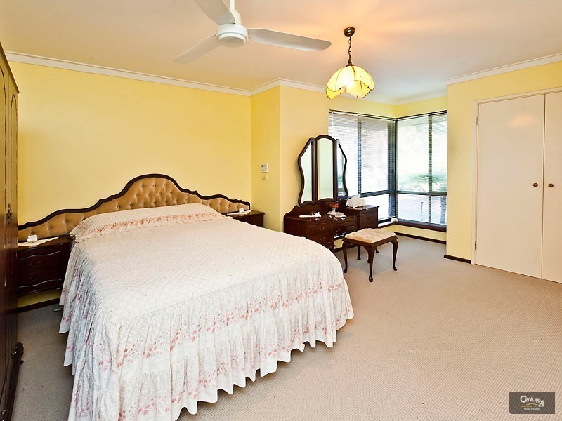 14 Manildra Drive, Dudley Park WA 6210