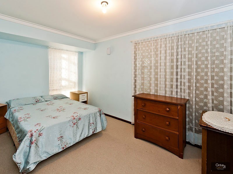 14 Manildra Drive, Dudley Park WA 6210