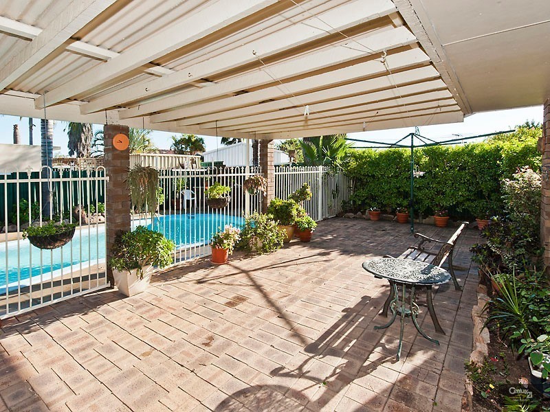 14 Manildra Drive, Dudley Park WA 6210