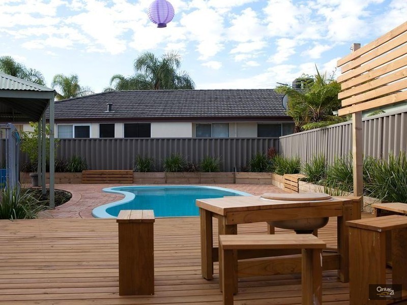 16 Casuarina Court, Canning Vale WA 6155