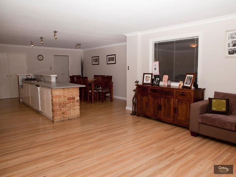 16 Casuarina Court, Canning Vale WA 6155